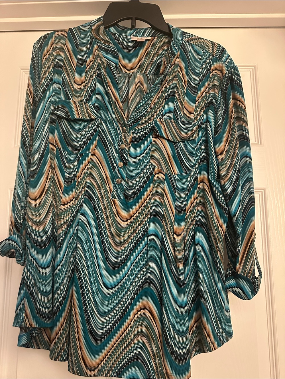 Roz & Ali Teal Wave-Print Henley Blouse